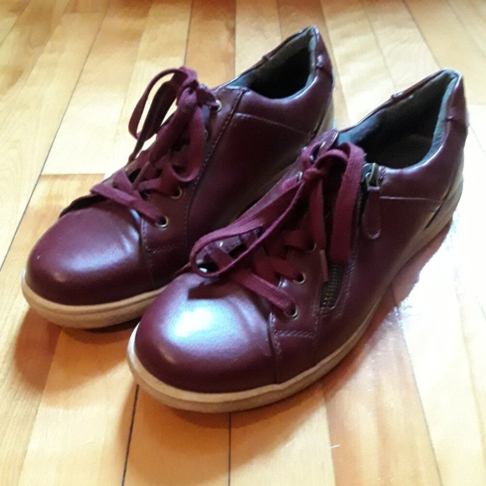 Riverland Zippered Sneakers